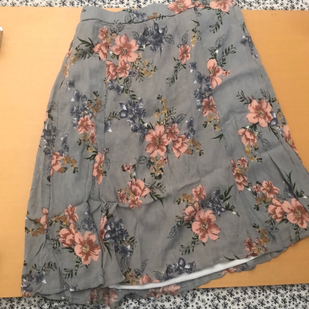 NWOT Mimi & Daphne Floral Skirt